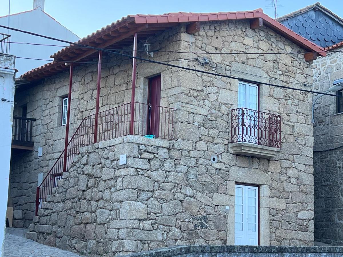 Casa Da Vila - Apartamento Duplex Alpedrinha エクステリア 写真