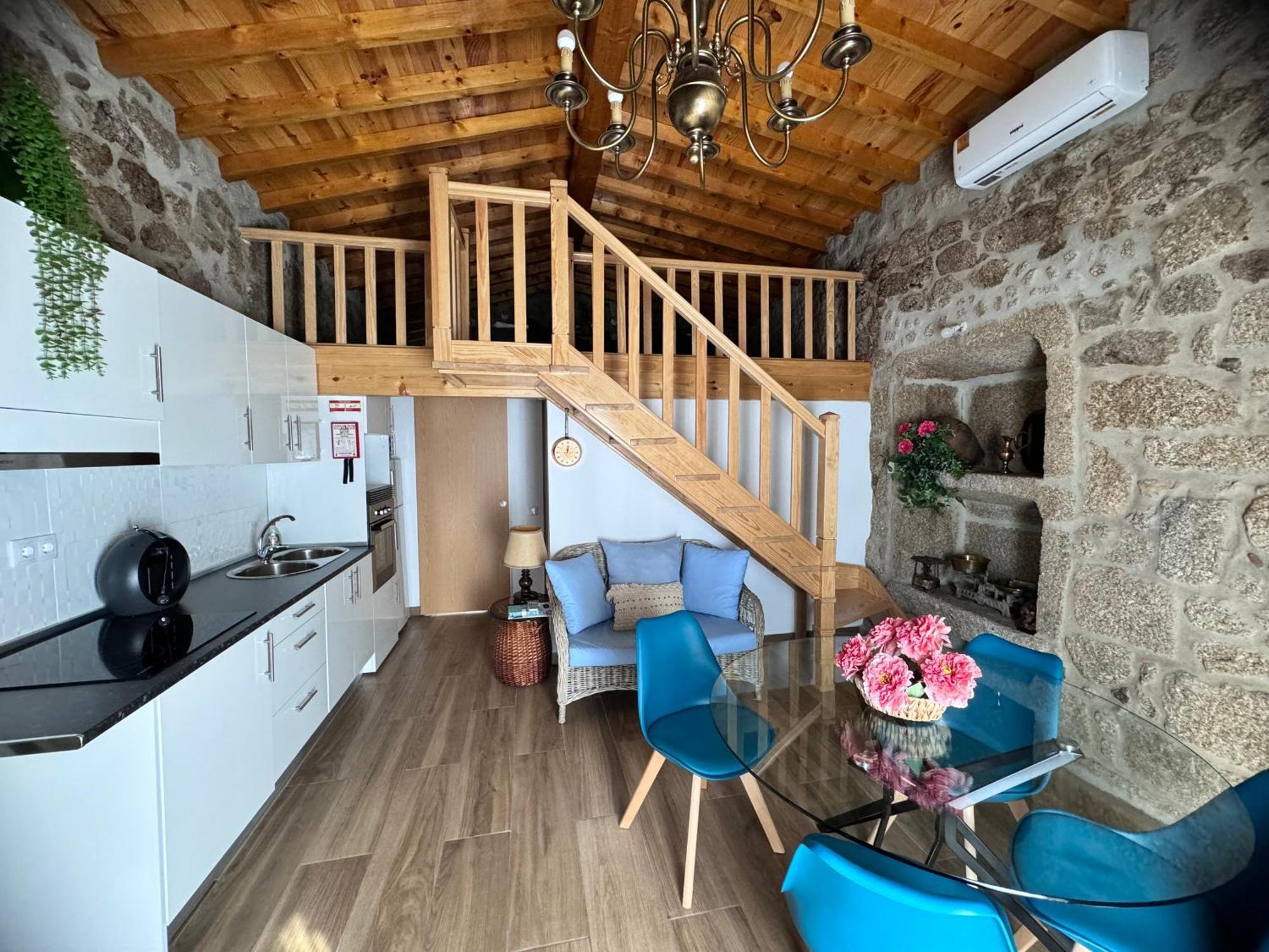 Casa Da Vila - Apartamento Duplex Alpedrinha エクステリア 写真