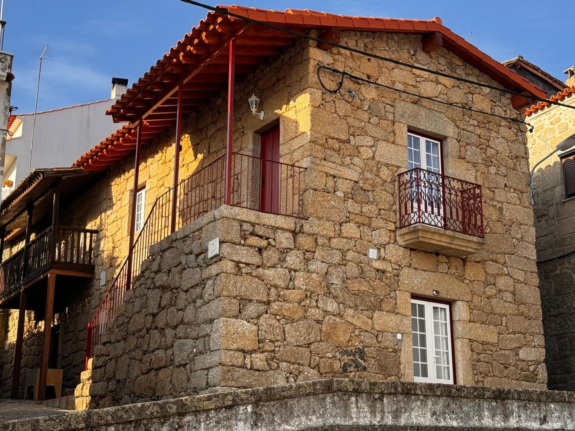 Casa Da Vila - Apartamento Duplex Alpedrinha エクステリア 写真