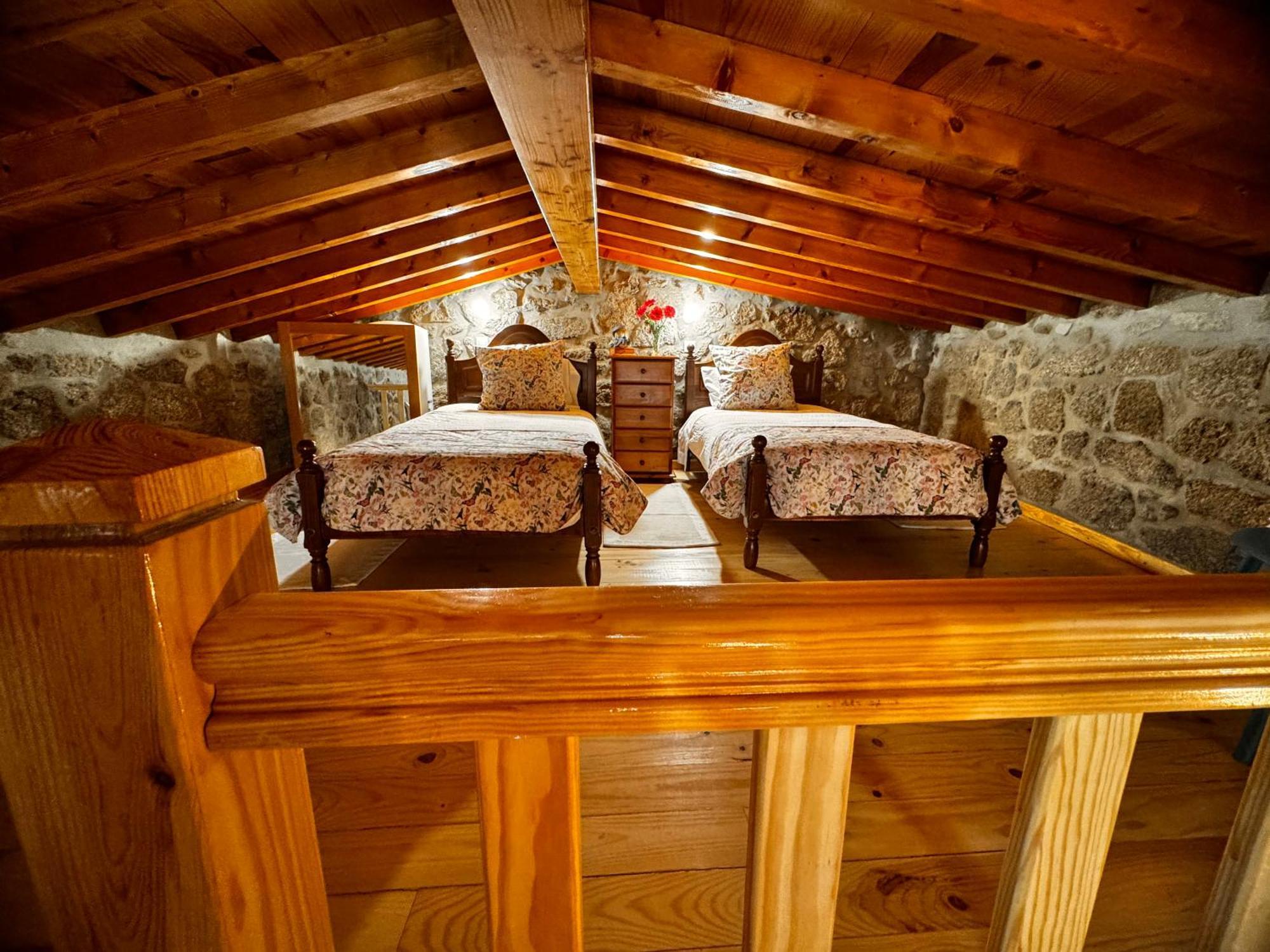 Casa Da Vila - Apartamento Duplex Alpedrinha エクステリア 写真