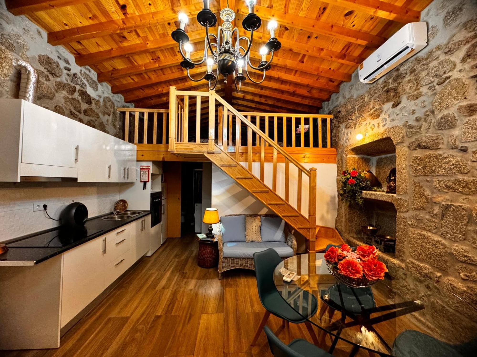 Casa Da Vila - Apartamento Duplex Alpedrinha エクステリア 写真