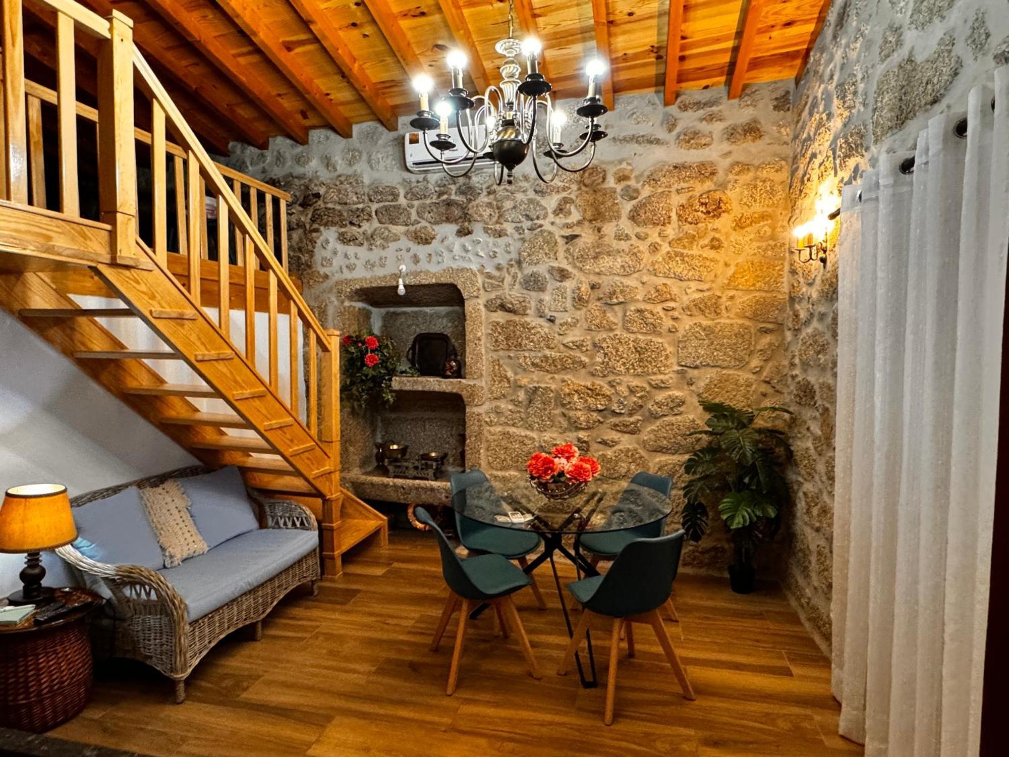 Casa Da Vila - Apartamento Duplex Alpedrinha エクステリア 写真